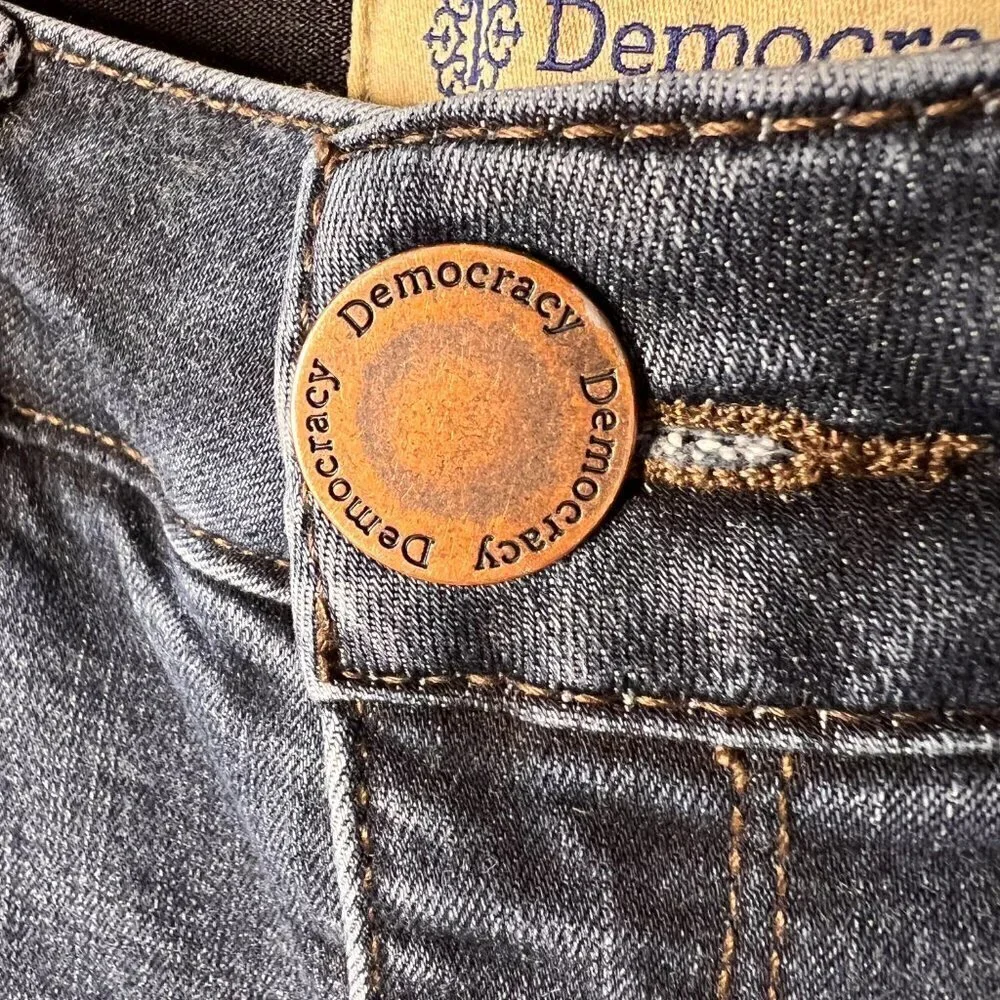 Democracy Jean Womens Size 6 Dark Wash Scalloped Hem Straight Crop Denim